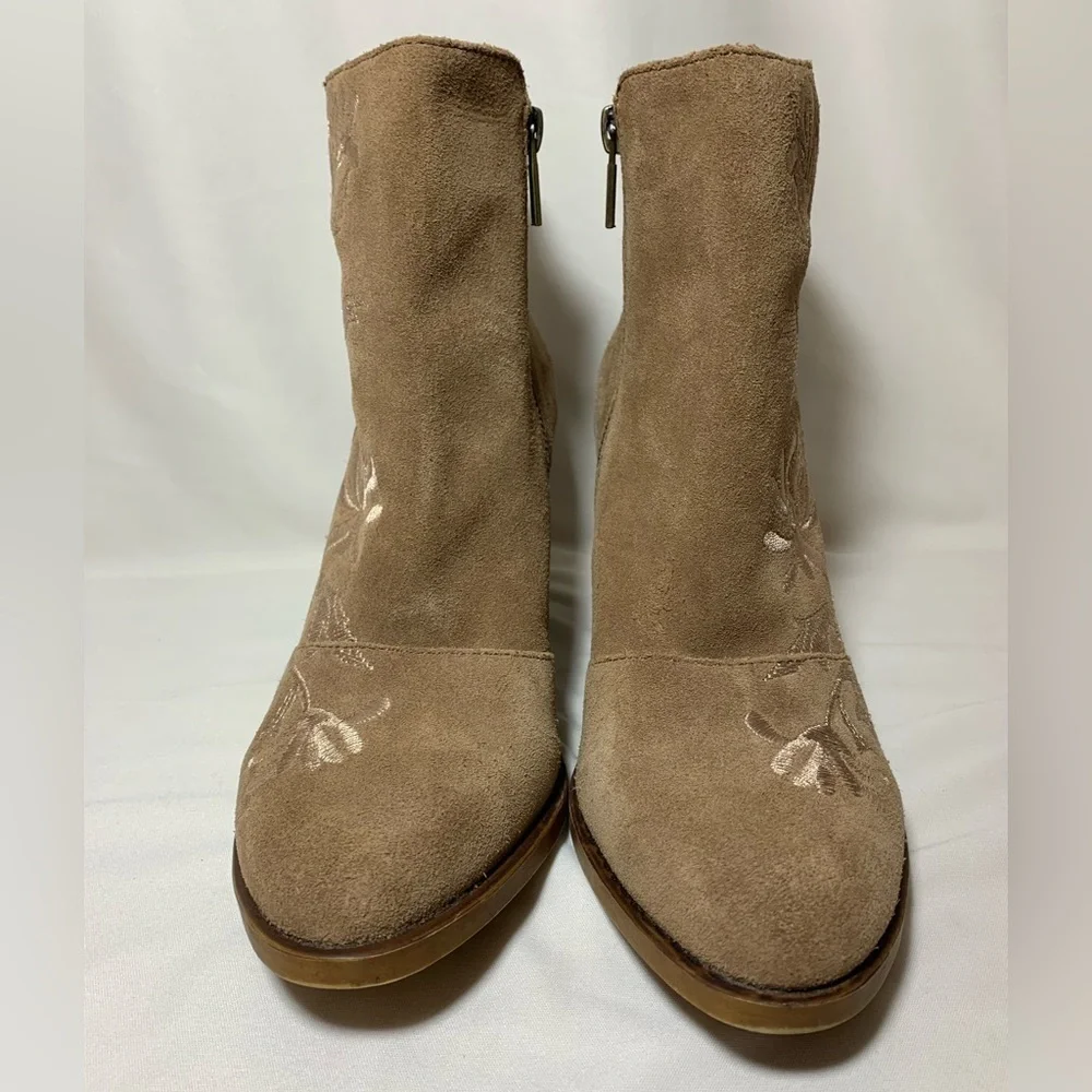 Lucky Brand inside zip